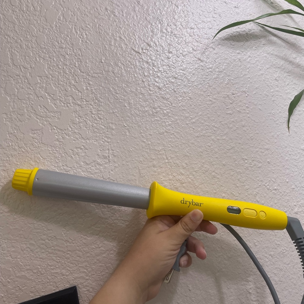 Drybar curling iron/wand